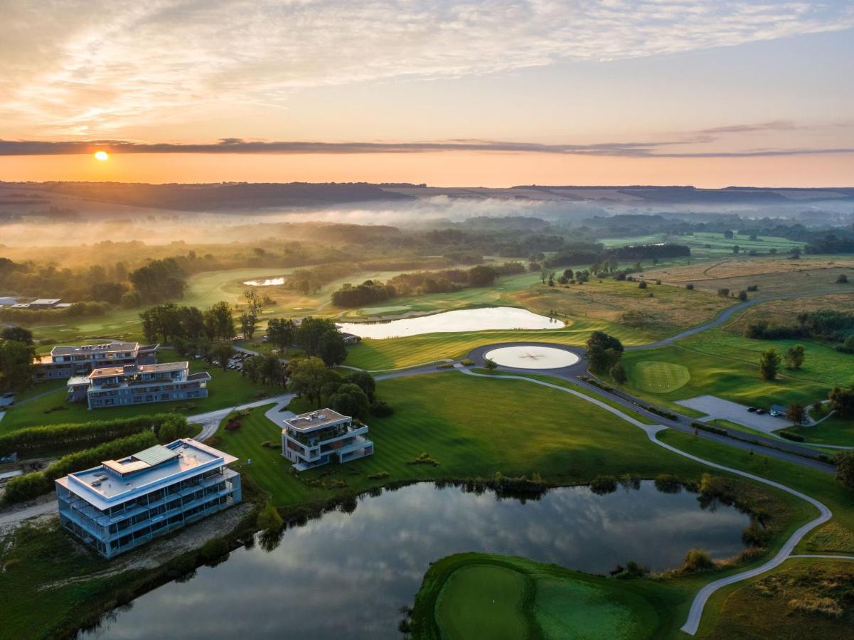 Zala Springs Golf Resort Zalacsány Exterior foto